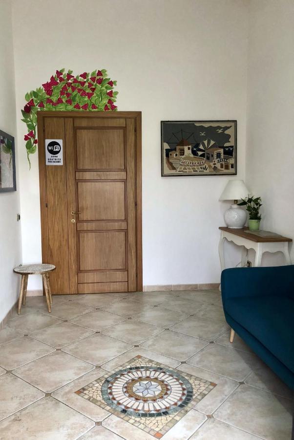 Villa Le Bougainvillea Ла-Маддалена Экстерьер фото